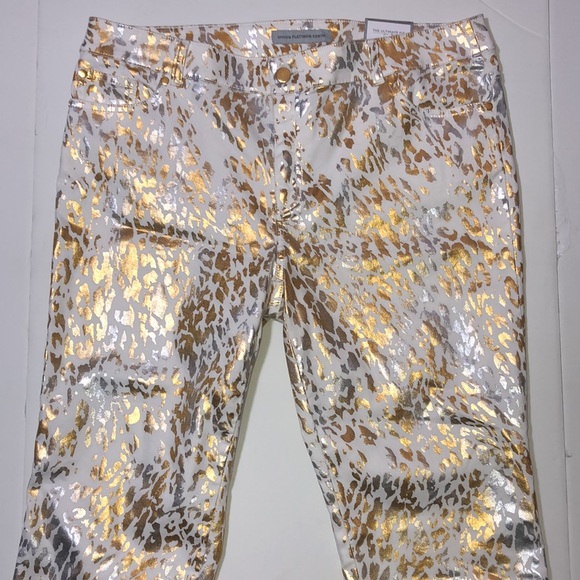 Chico’s Platinum Denim Women’s Cheetah Crop 3 - Picture 5 of 12